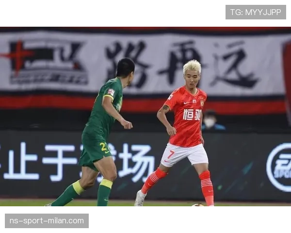 犯规地点如何判定？裁判规则全解析让你不再迷惑