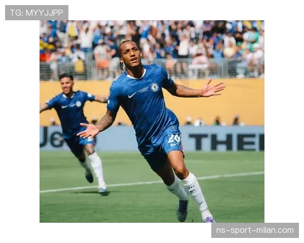 切尔西阵容豪华却缺乏稳定输出，进攻端表现波动影响赛季走势